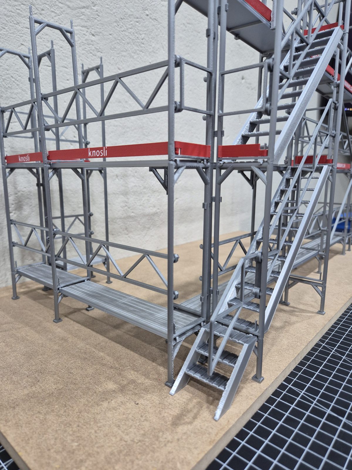 Modell eines Gerüsts mit Treppe, Nahaufnahme